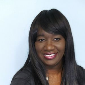 Meet your Posher, Dionne